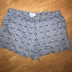 Vineyard vines linen shorts